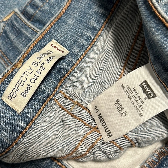 Levi's Women's Perfectly Slimming Boot Cut 512 Jeans - Picture 10 of 11